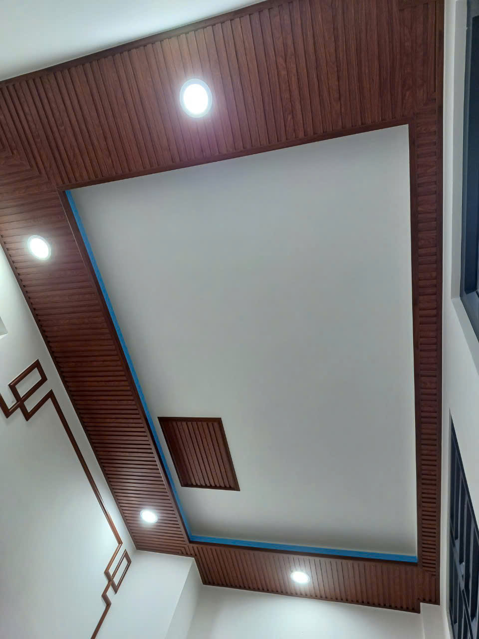 Trang trí phòng thờ , trang trí điểm nhấn cho ngôi nhà thêm dang tại Tân Phú Hồ Chí Minh