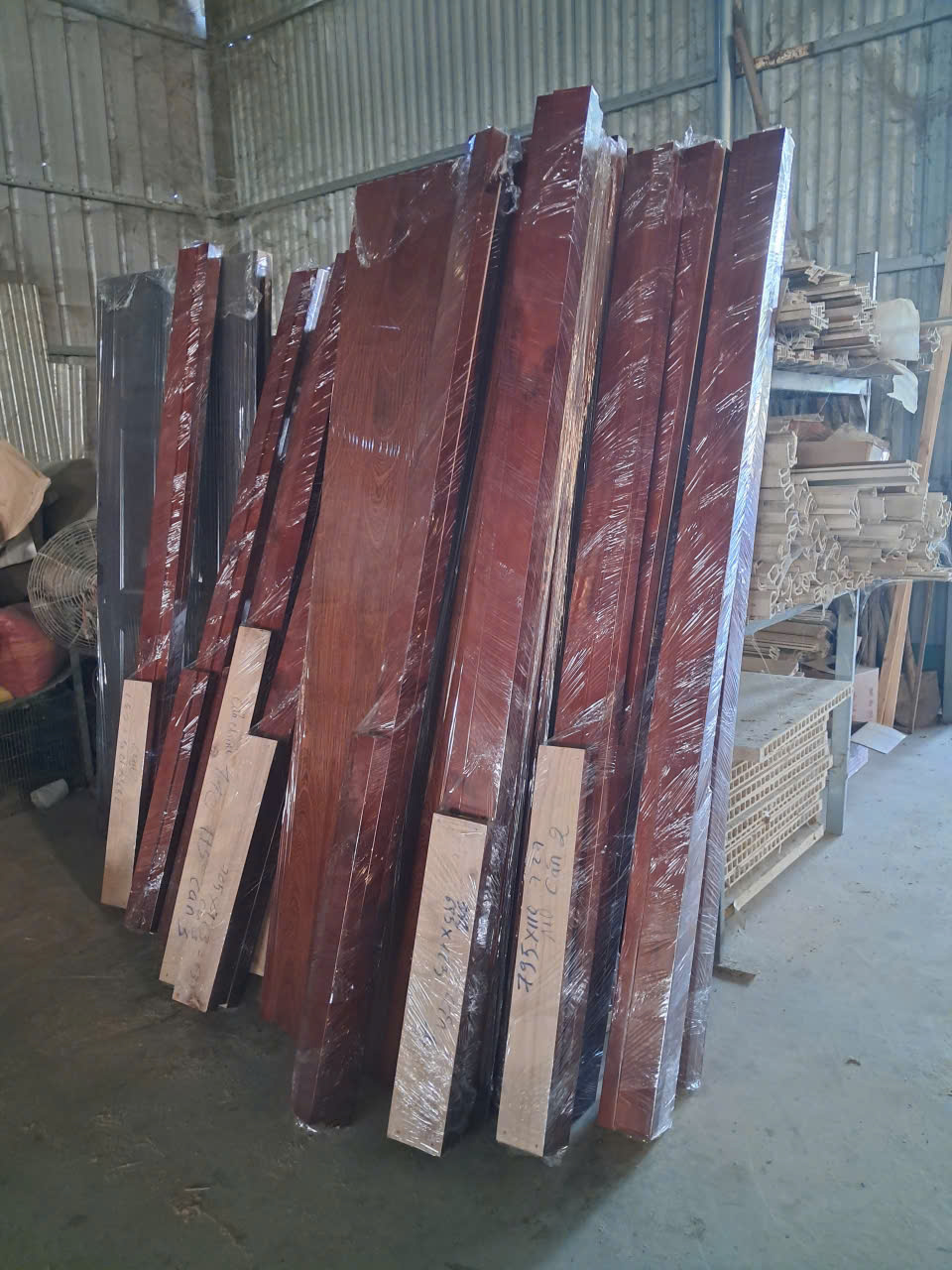 Công trình cửa gỗ công nghiệp cho khách sạn Đà Lạt