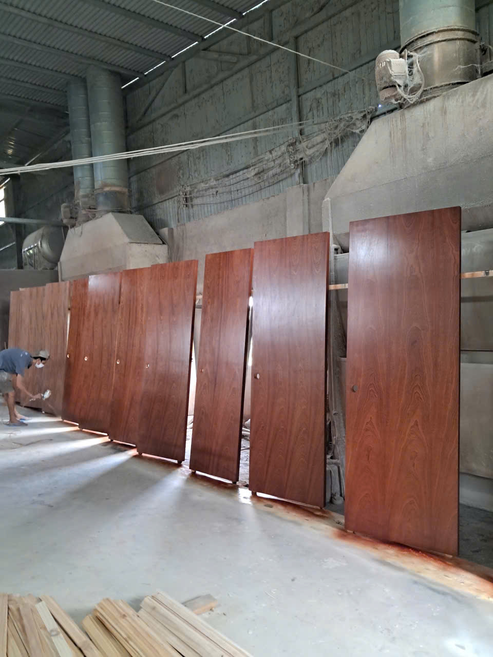 Công trình cửa gỗ công nghiệp cho khách sạn Đà Lạt